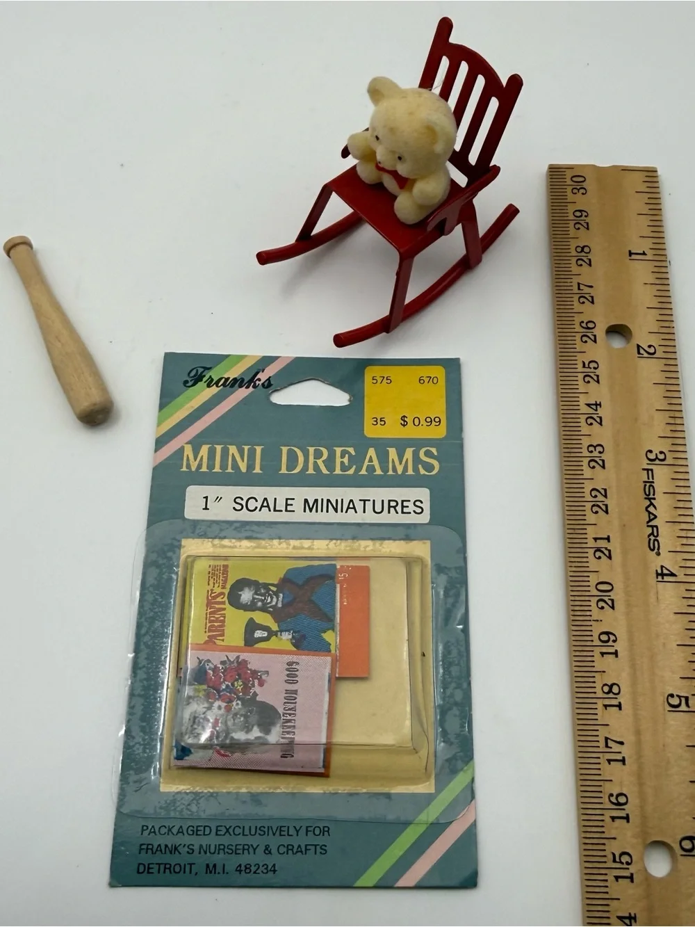 Mini Dreams 1:12 Dollhouse Miniature Art Magazines Set, Paper, Multicolor